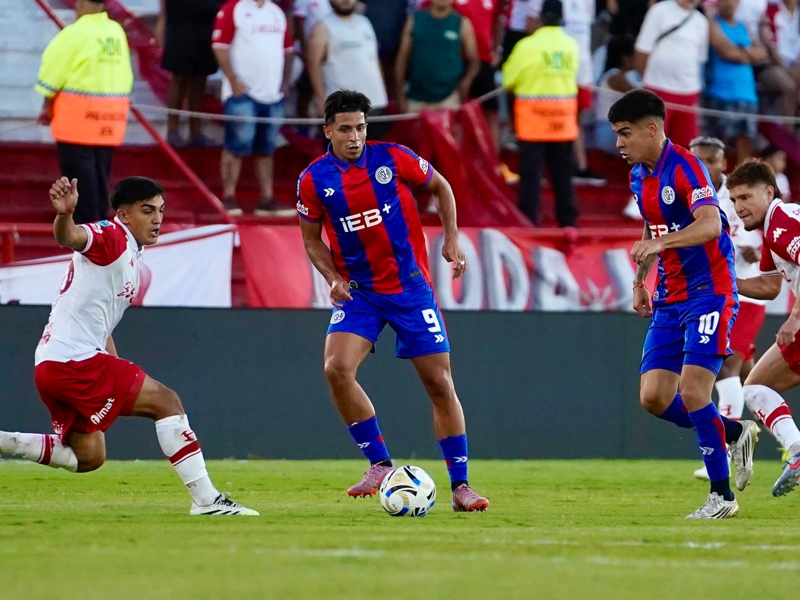 San Lorenzo y Huracán: las rachas cruzadas que calientan el clásico :: Olé