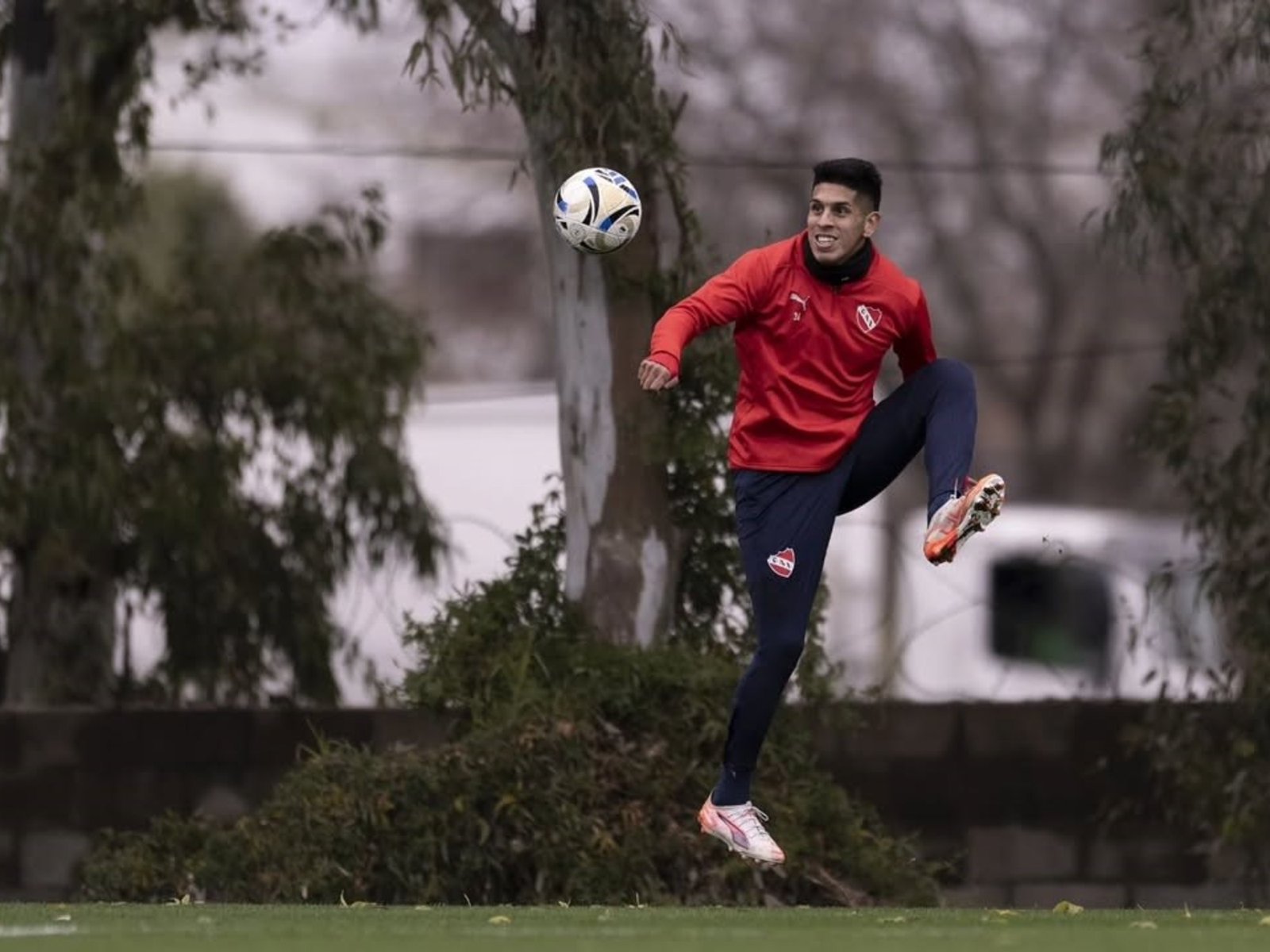 Sebastián Valdez pasó por el quirófano: la lesión que lo aleja de las canchas :: Olé