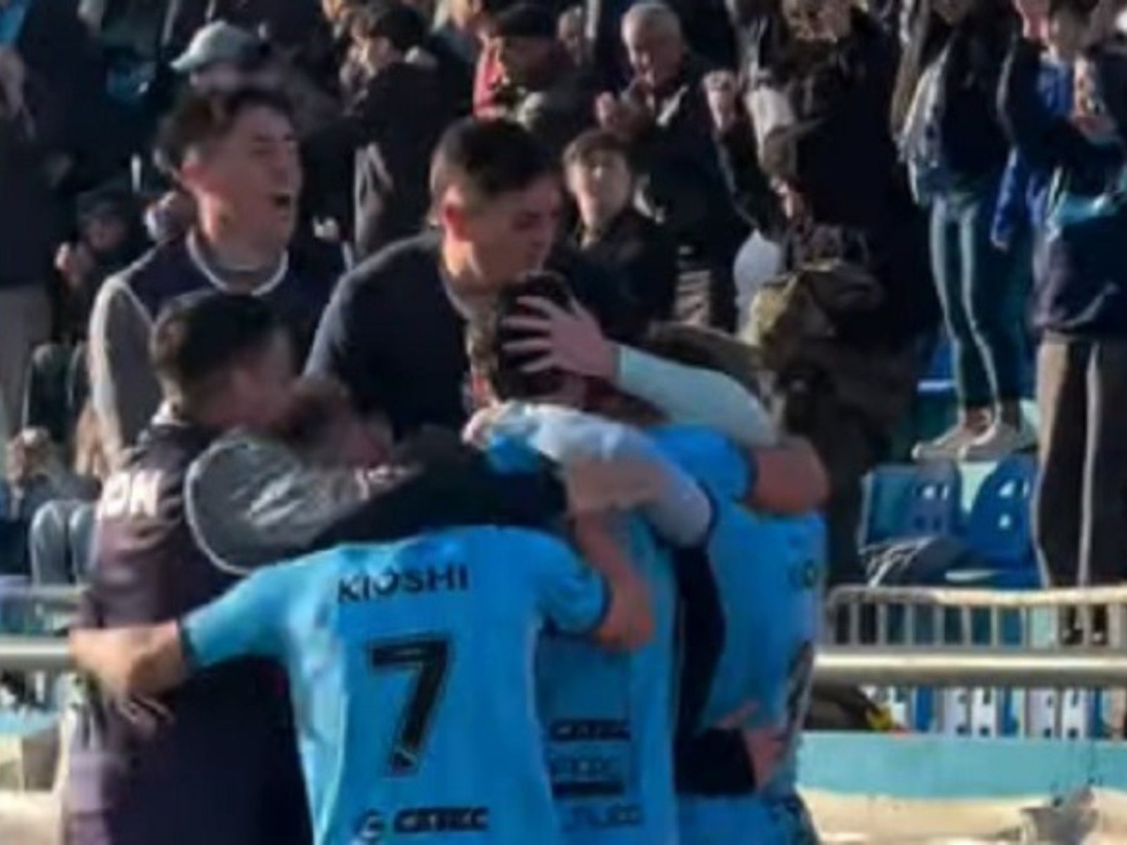 Temperley se lo dio vuelta a Midland y sigue en la pelea :: Olé