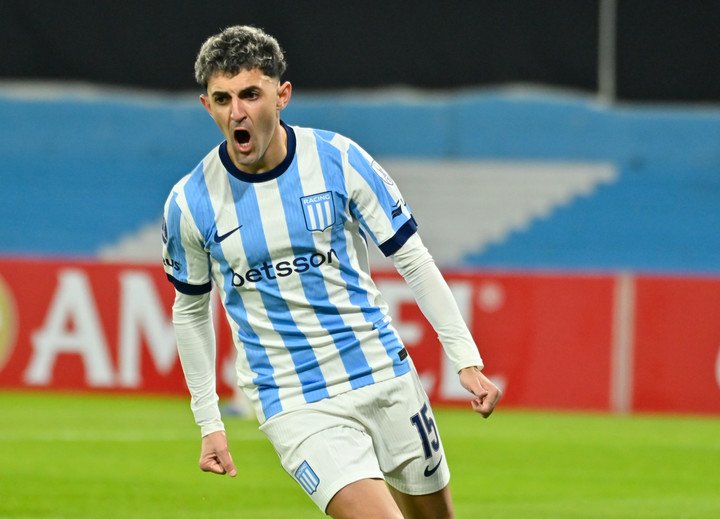 Martirena podría irse a Santos si se hace lo de Frías a Racing. FOTOBAIRES