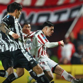 Luna fue el héroe inesperado para Instituto: erró un penal y convirtió un golazo para ganarle 1-0 a Gimnasia de Mendoza
