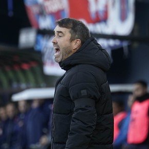 El insólito cruce del Chacho Coudet con un plateísta de Tigre: "El partido es horrible, ¿qué querés que haga?"