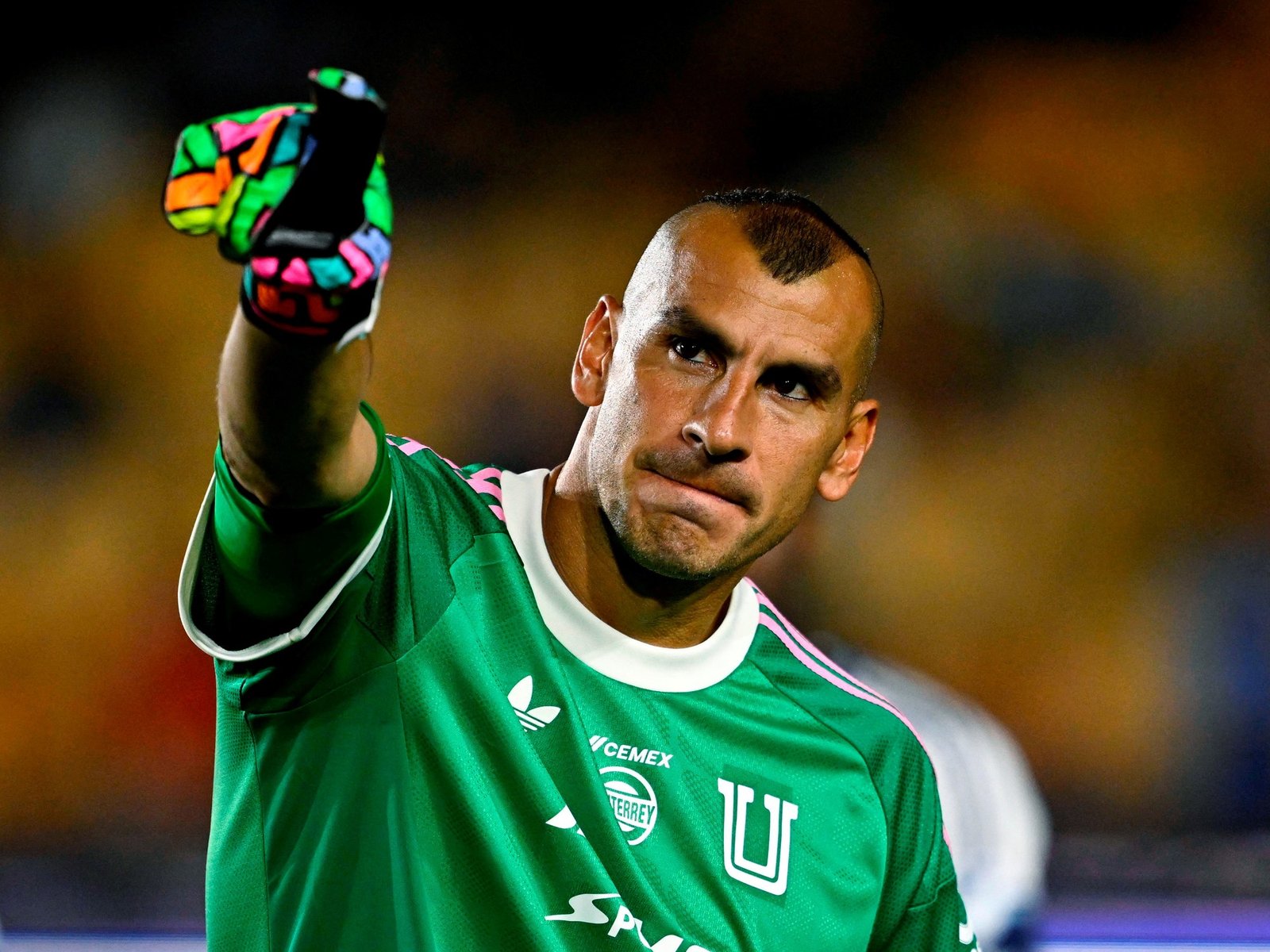 Video: Nahuel Guzmán, empujón a un árbitro mundialista y expulsión en la Leagues Cup :: Olé