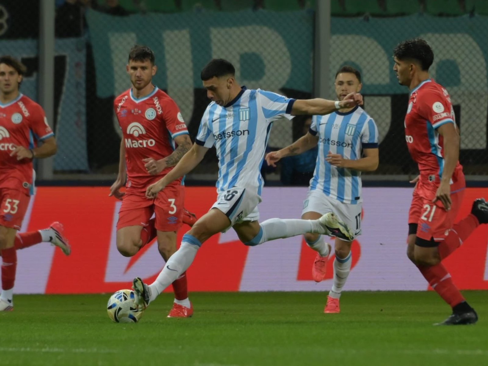 Videos: el gol de Racing, un final caliente y el resumen de la victoria ante Belgrano por Copa Argentina :: Olé