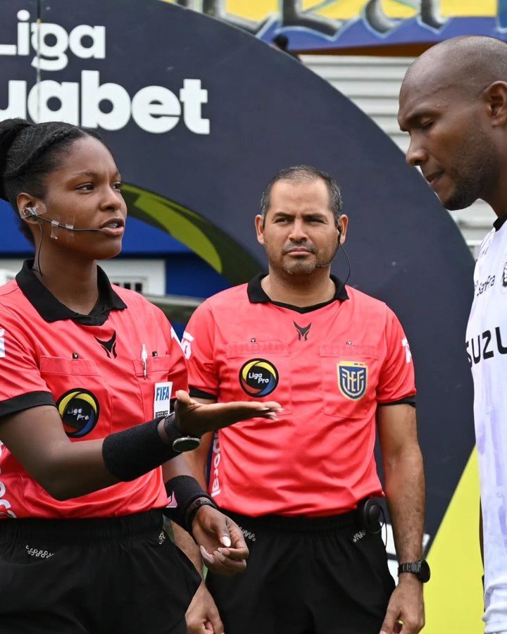 Jennifer Canchingre fue la primera ecuatoriana en ser referí en Primera División.
