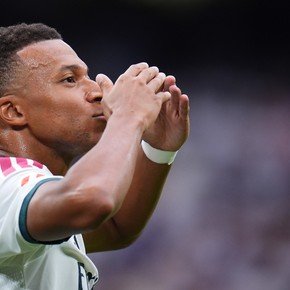 El Real Madrid goleó de la mano de un Mbappé estelar, que mojó y le dedicó el gol a su novia