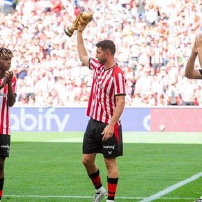 Video: Athletic Bilbao homenajeó a los campeones del Mundial con España y fueron silbados por los hinchas