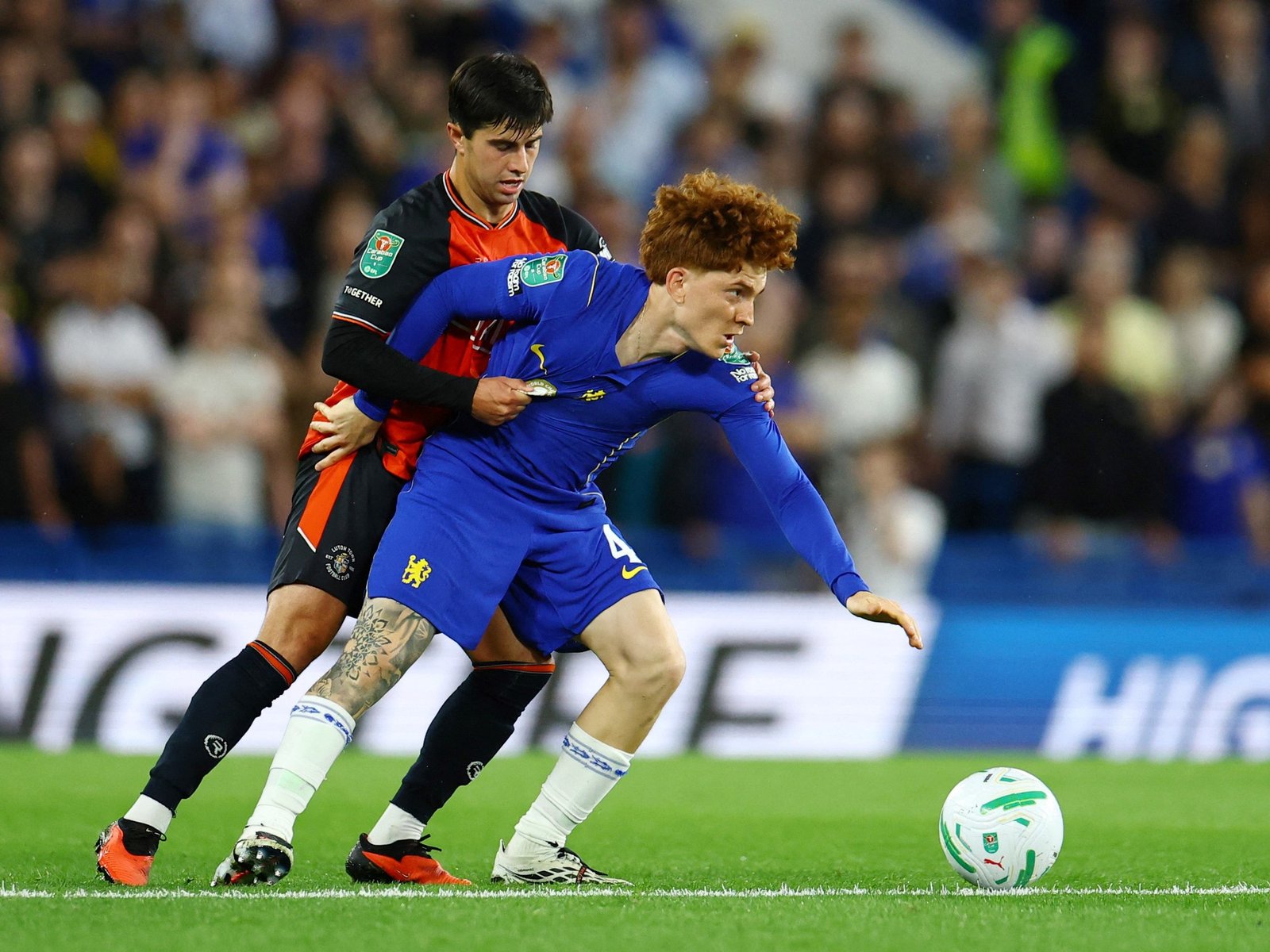 abucheos de los ingleses pero gran partido y elogios de Xabi Alonso