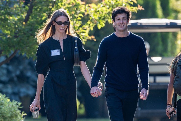 Joshua Kushner, fundador de Thrive Capital y su  pareja, Karlie Kloss. Foto: Bloomberg.
