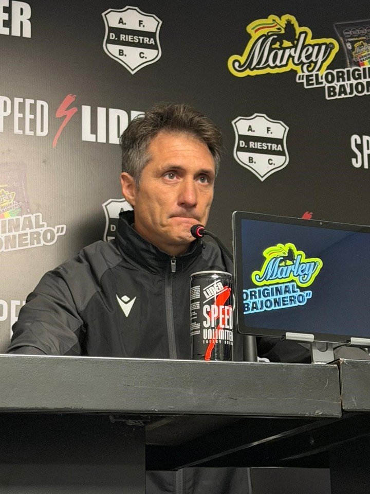 Guillermo en conferencia tras el empate de Vélez con Riestra.
