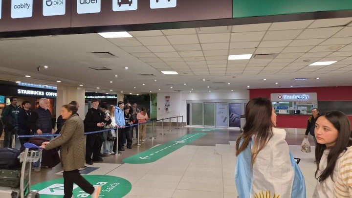 Las Leonas llegaron a Ezeiza a la madrugada.