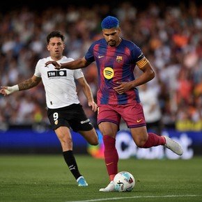 Un zaguero del Barcelona para Mac Allister