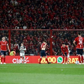 El clima caliente de Independiente en la goleada de Gimnasia de Mendoza: "La Comisión, la Comisión..." y "jugadores..."