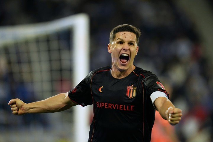 Guido Carrillo, autor de un doblete en Chile (AP).