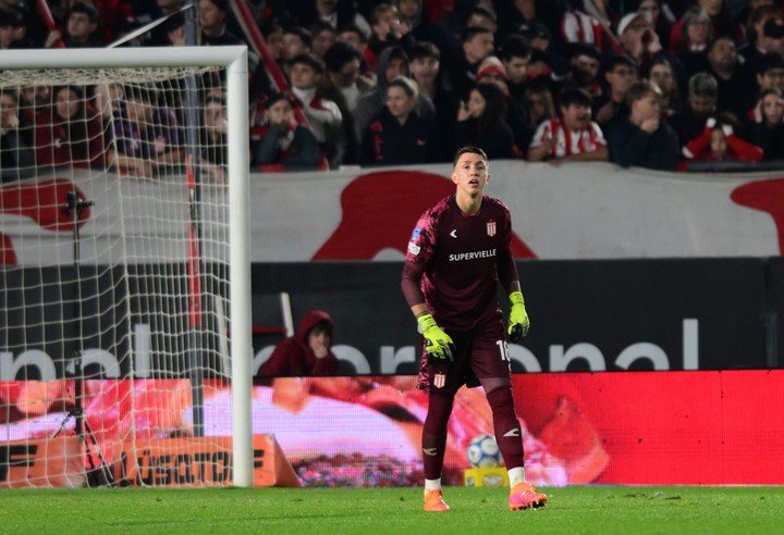 Muslera, ovacionado por la gente de Estudiantes (Fotobaires).