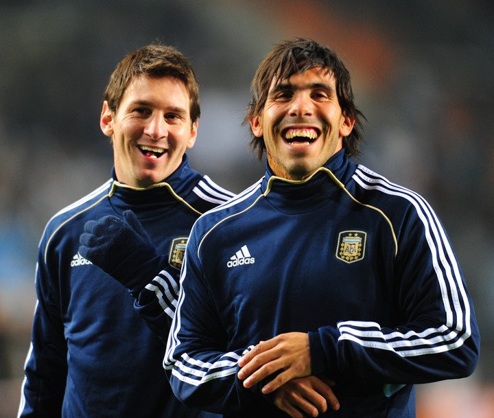 Leo y Carlitos, viejos compañeros en la Selección.