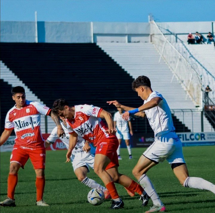 Morón y la chance de acercarse a Ferro.