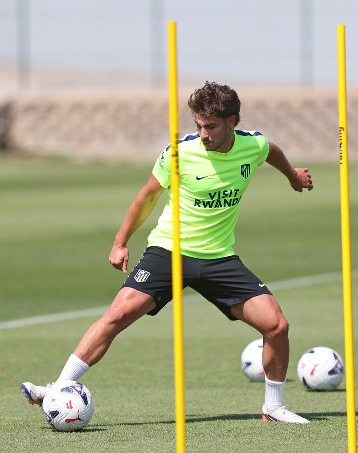 Julián Álvarez, entrenando con el Atlético de Madrid. (EFE)
