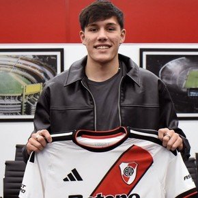 La promesa en la zaga de River que firmó su primer contrato: quién es Juan Segundo Miretti