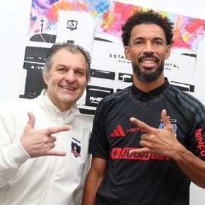 Oficial: Vozinha firmó y es refuerzo de Colo Colo de Chile