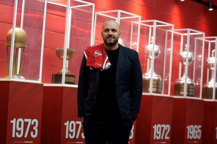 Jadson Viera tendrá contrato hasta mediados de 2026, con una cláusula de salida. (Foto: Prensa Independiente)