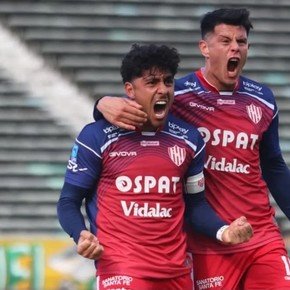 Unión consiguió un triunfazo ante Aldosivi, que agudizó su crisis