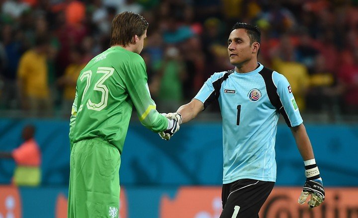 Costa Rica fue furor en Brasil. (AFP PHOTO / DAMIEN MEYER)
