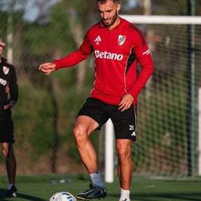 En Uruguay anuncian a Pezzella muy cerca de Peñarol