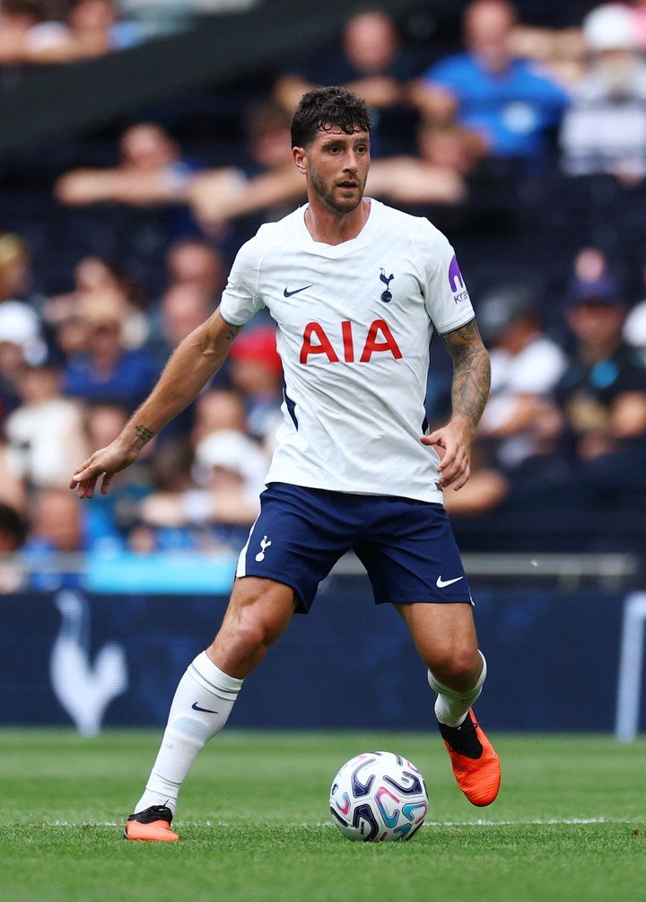 Marcos Senesi se incorporó a Tottenham tras cuatro años en Bournemouth. Foto: Matthew Childs / Reuters.