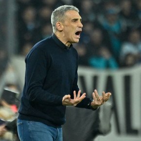 La reacción de Vojvoda tras la bronca de los hinchas de Racing y los insultos a Milito: "Me tengo que enfocar en lo que puedo controlar"