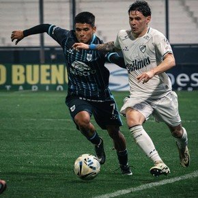 Quilmes mostró otra cara y le ganó 2-0 al líder Gimnasia de Jujuy para alejarse del descenso