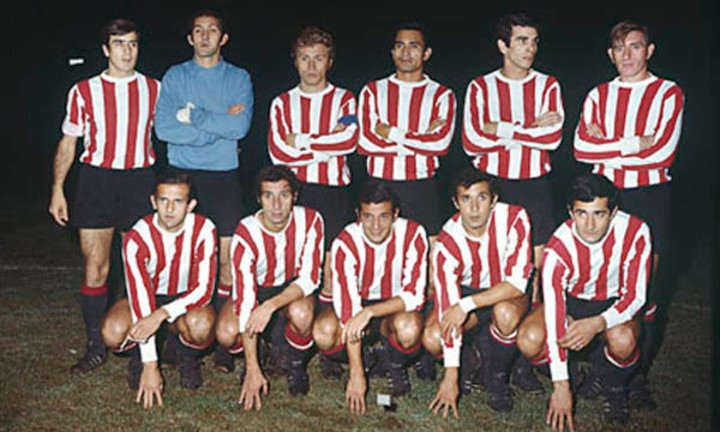 El plantel de Estudiantes de 1968 campeón de la Libertadores.