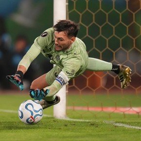 Cozzani, el héroe que volvió de Arabia para seguir haciendo historia en Platense 