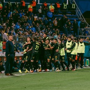 Video: el golazo ¡de mitad de cancha! con el que Aldosivi se puso en ventaja ante Central