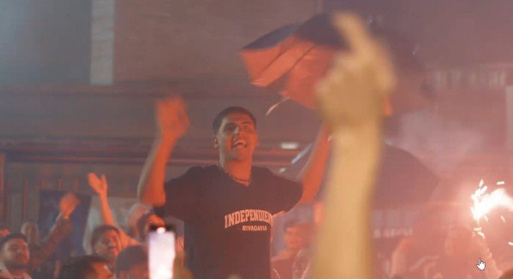 La emoción de los hinchas de Independiente Rivadavia.