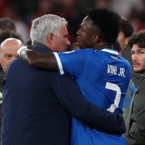 Mourinho explicó su postura entre Prestianni y Vinicius en la Champions League: “Ahora Vini sabe de qué lado estoy” 