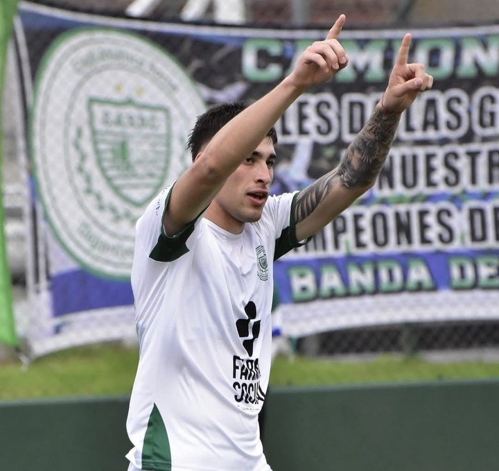 Aguirre puso el 2-0 definitivo. (@casdcamioneros)