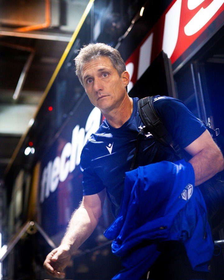 Guillermo Barros Schelotto busca un centrodelantero y MIlton Giménez, por ahora, es el apuntado (Prensa Vélez).