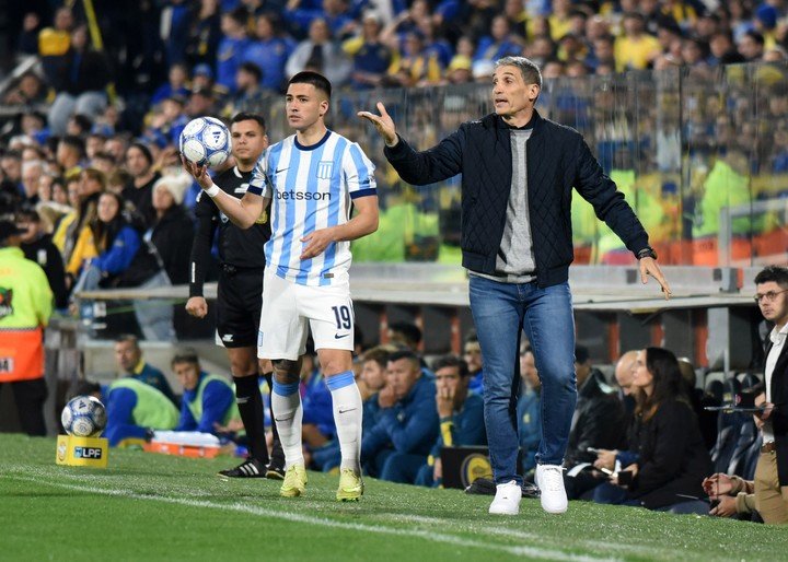 Vojvoda subió a Rubio ante la baja de Sosa. (Fotobaires).
