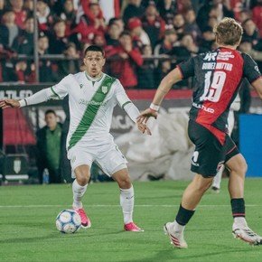 Con doblete de Cóccaro, Newell's le ganó tres puntos claves a Banfield