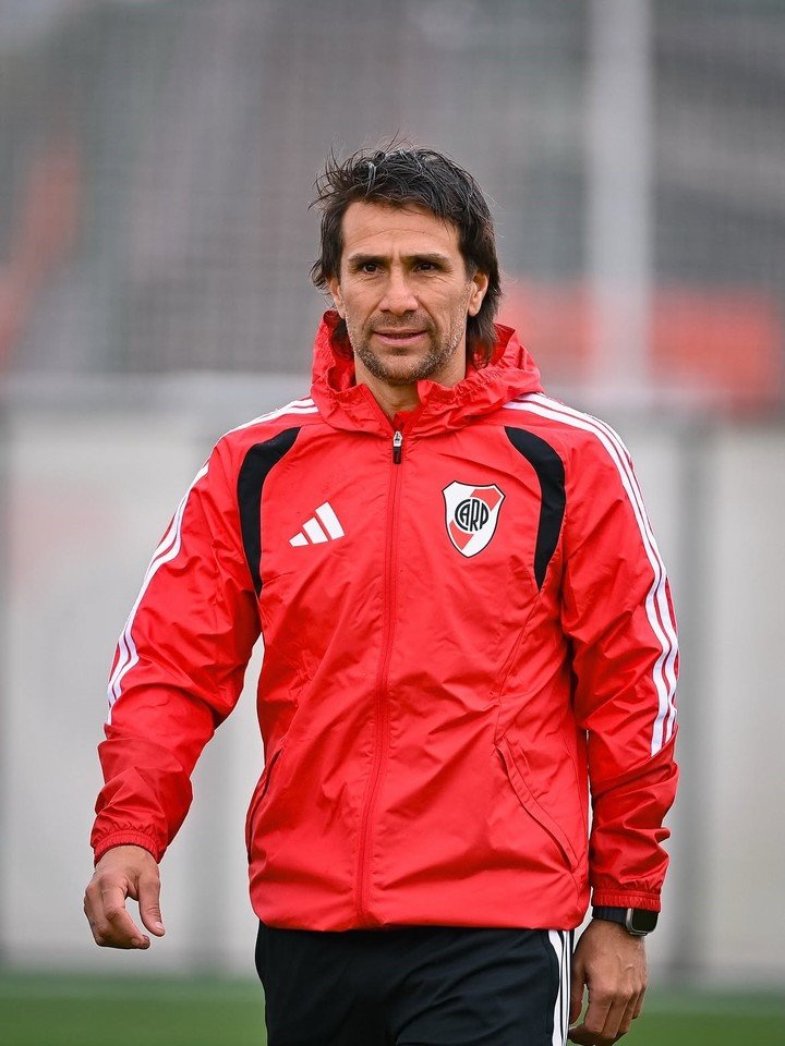 Ponzio dirigió su primera práctica como DT de River (Prensa River)