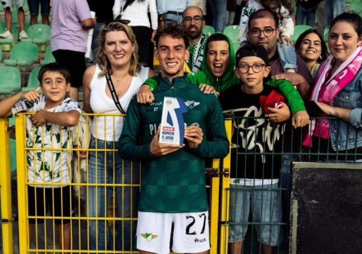 Kiko Domingues metió un golazo de rabona.