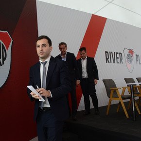 River no se retira del mercado: el jugador que busca cerrar contrarreloj