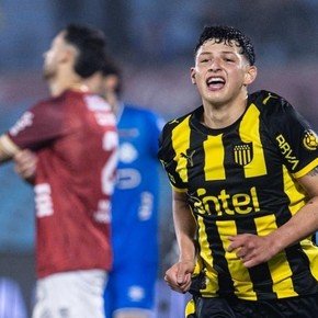La revelación del DT de Peñarol sobre el juvenil que le cedió River: "Jodíamos con que nos habían dado a Messi, ja"