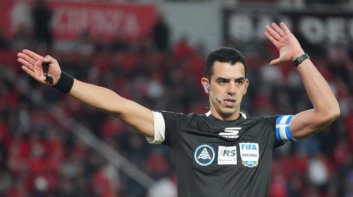 Leandro Rey Hilfer en Banfield-River
(Foto Marcelo Carroll)