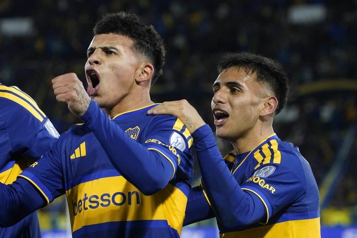 Leonel Flores y Milton Delgado, figuras ante Recoleta (Foto: Fernando de la Orden).