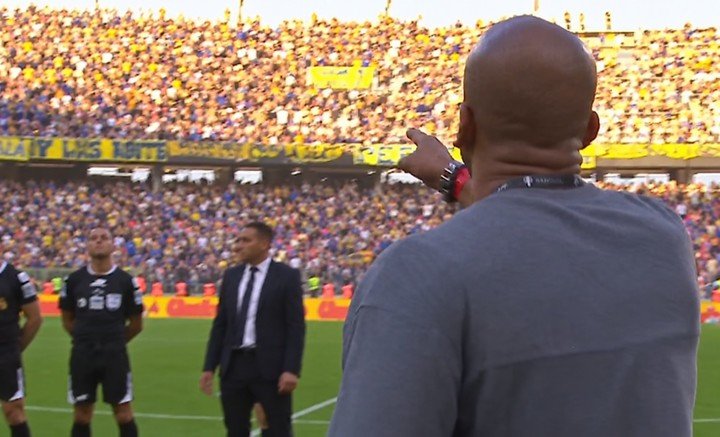 Estudiantes vs Central
Veron señala al arbitro - FTP CLARIN bruja.jpg Z Bairo
