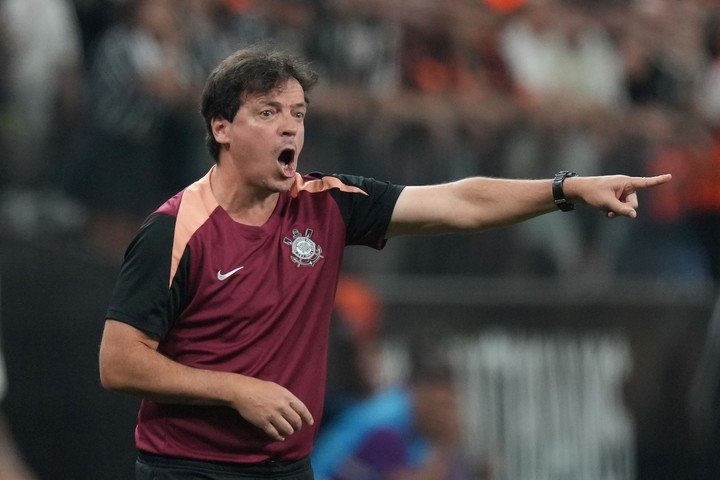 Fernando Diniz, entrenador de Corinthians. (AP Photo/Andre Penner)