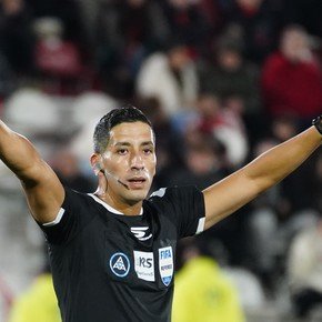 Figurita repetida para el clásico rosarino: Falcón Pérez dirigirá Central vs. Newell’s por tercera vez