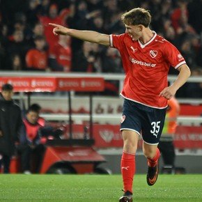 De apuesta a realidad: Arrayago se afianza en el 11 de Independiente